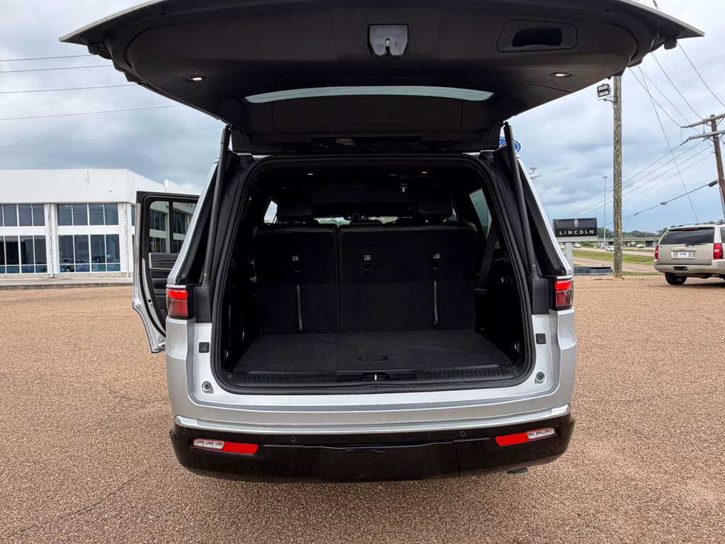 2024 Silver Zynith Jeep Wagoneer Series II RWD SUV