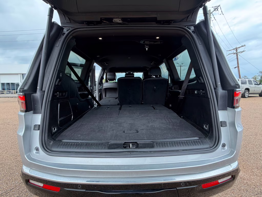 2024 Silver Zynith Jeep Wagoneer Series II RWD SUV
