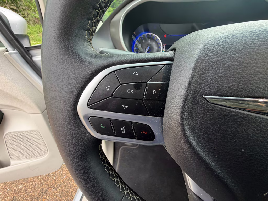 2023 Silver Mist Clearcoat Chrysler Pacifica Touring L FWD Van