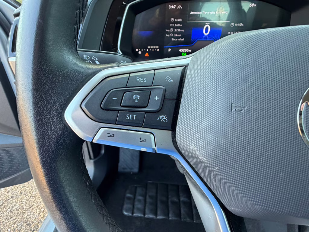 2024 Pyrite Silver Metallic Volkswagen Jetta SE FWD Sedan