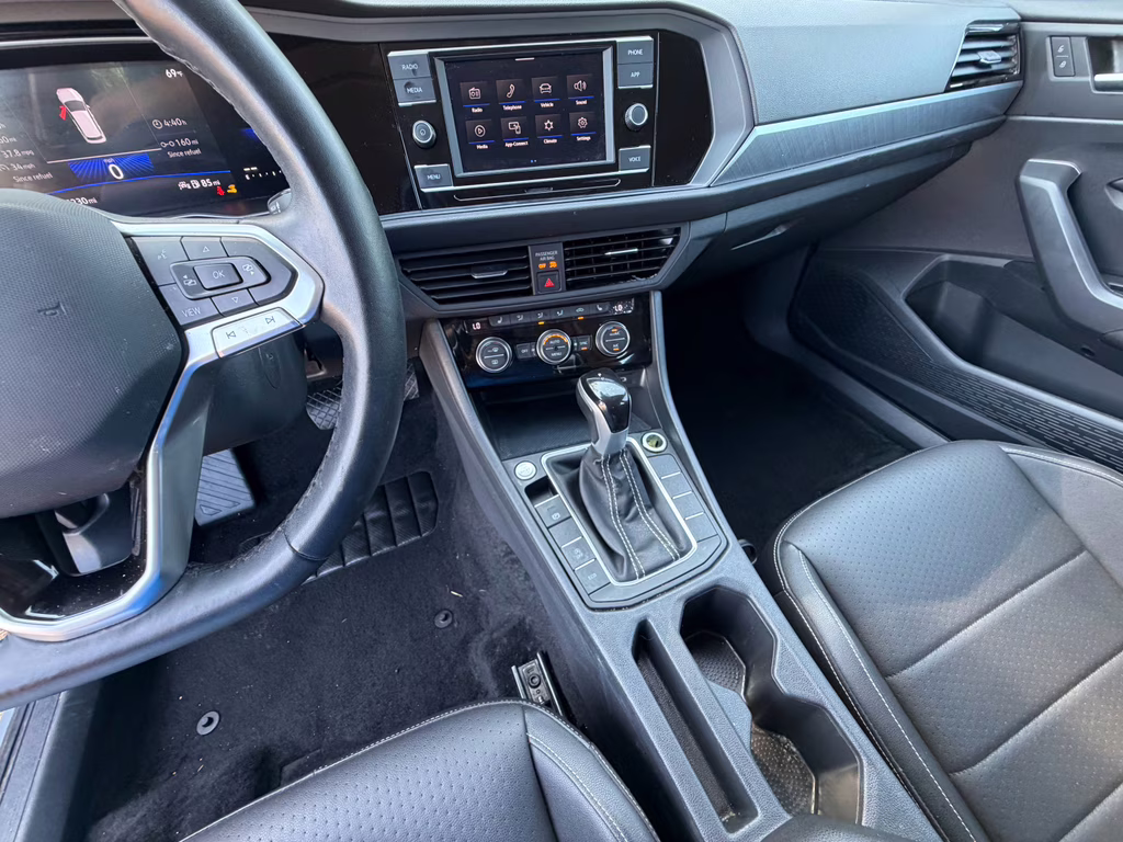 2024 Pyrite Silver Metallic Volkswagen Jetta SE FWD Sedan