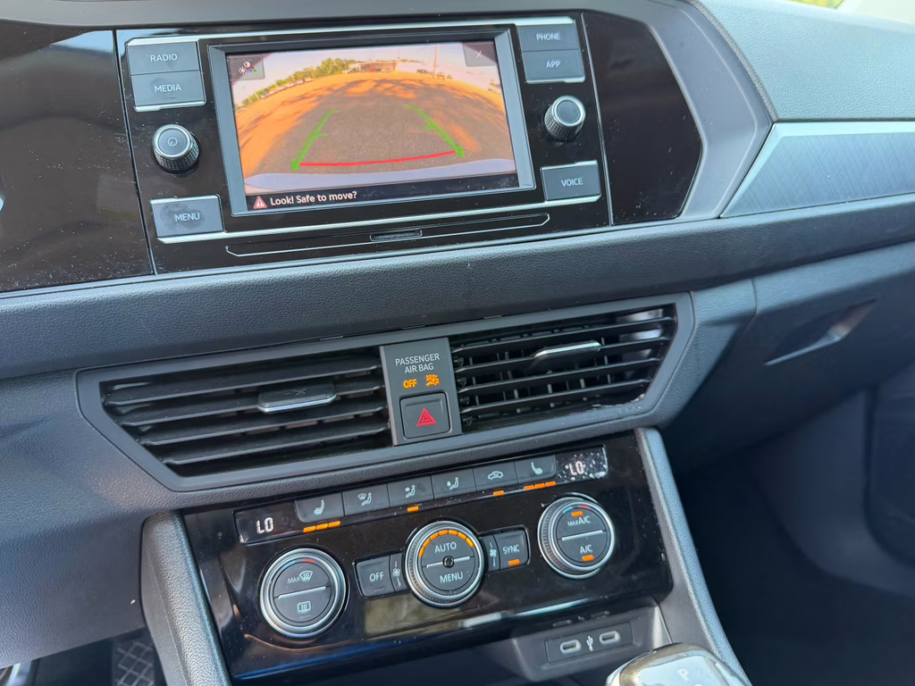 2024 Pyrite Silver Metallic Volkswagen Jetta SE FWD Sedan