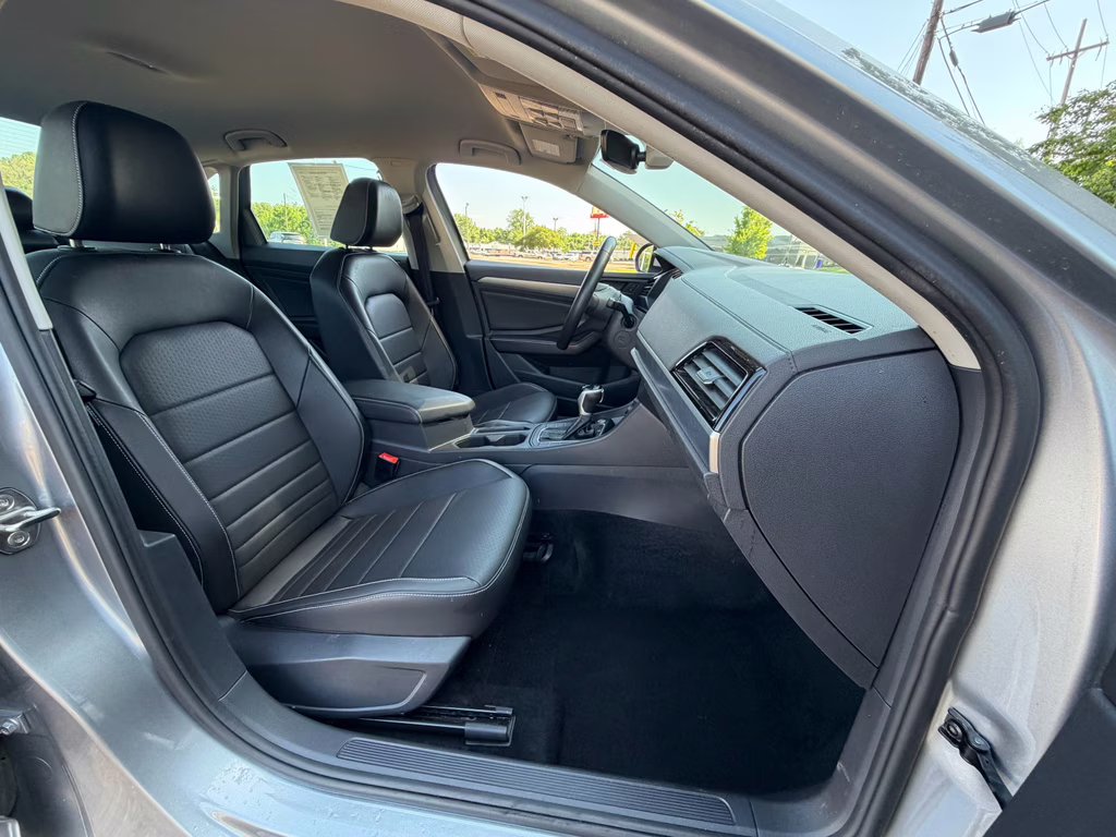 2024 Pyrite Silver Metallic Volkswagen Jetta SE FWD Sedan
