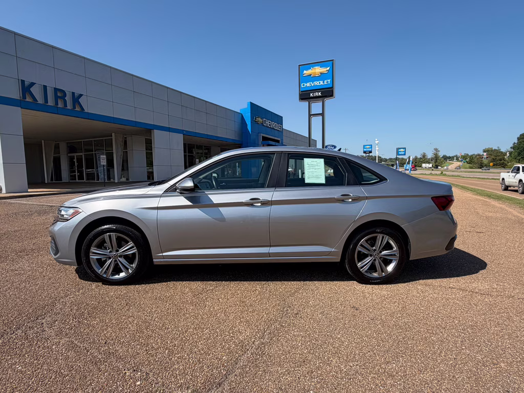 2024 Pyrite Silver Metallic Volkswagen Jetta SE FWD Sedan