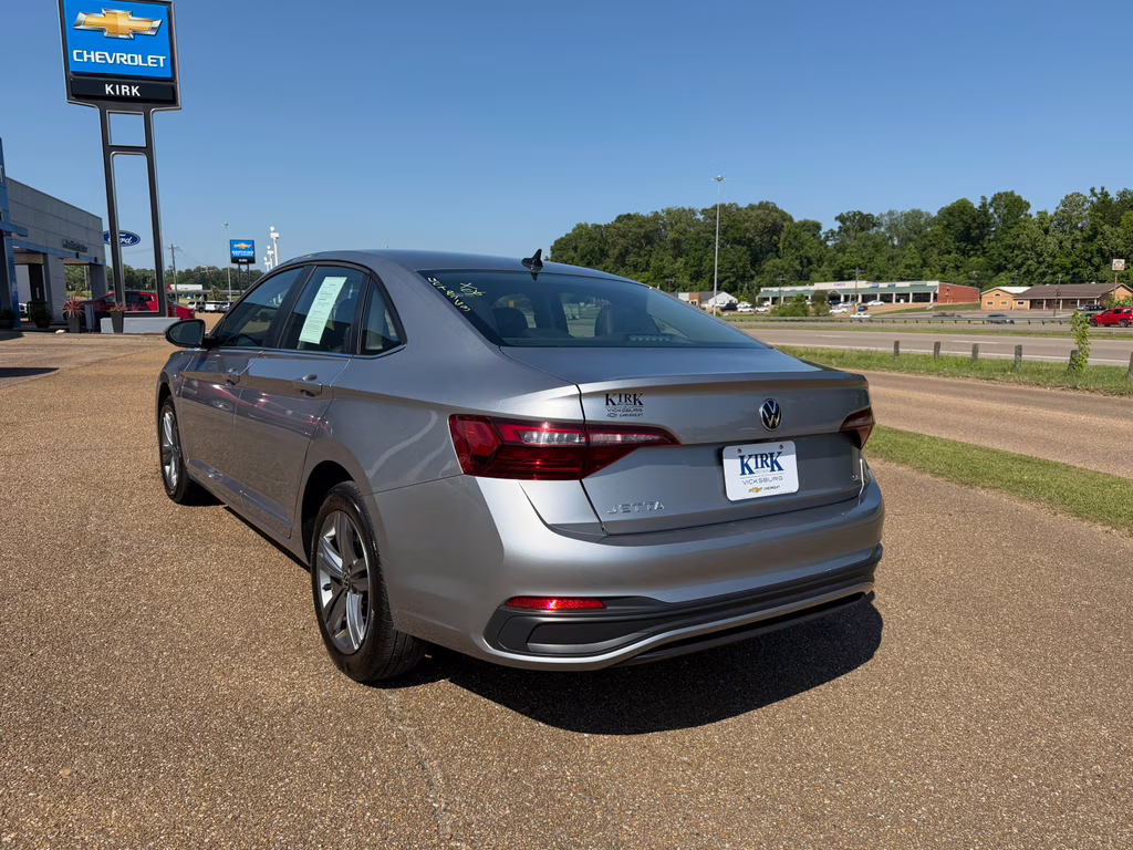 2024 Pyrite Silver Metallic Volkswagen Jetta SE FWD Sedan