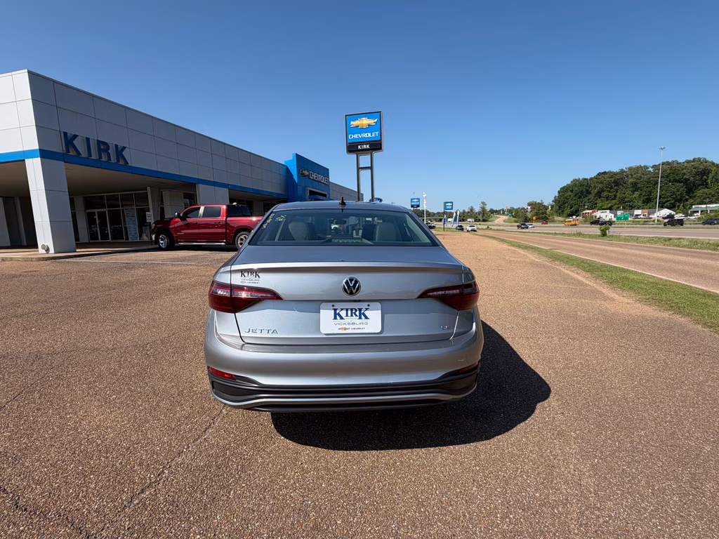 2024 Pyrite Silver Metallic Volkswagen Jetta SE FWD Sedan
