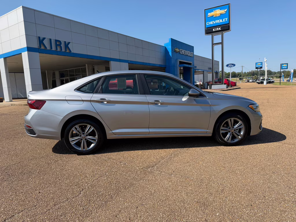 2024 Pyrite Silver Metallic Volkswagen Jetta SE FWD Sedan