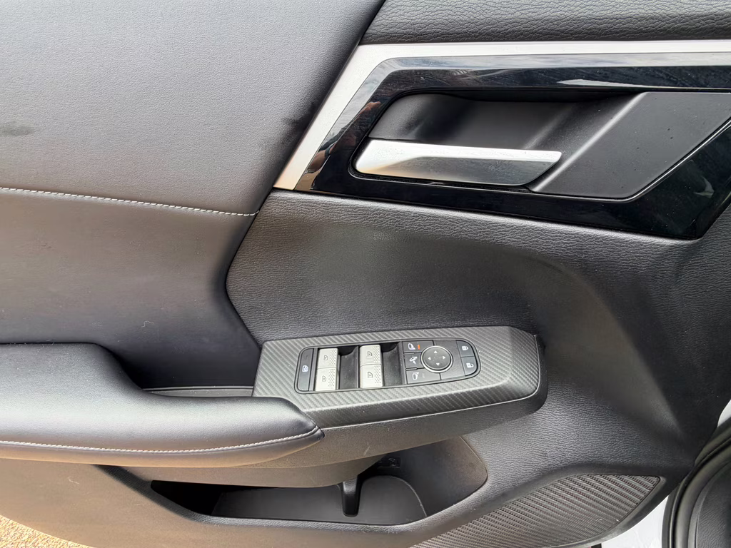 2024 Cosmic Blue Metallic Mitsubishi Outlander PHEV SE AWD SUV