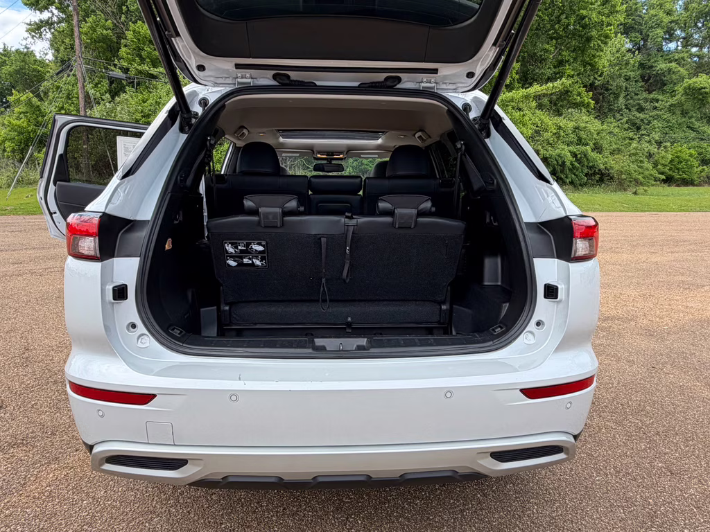 2024 Cosmic Blue Metallic Mitsubishi Outlander PHEV SE AWD SUV
