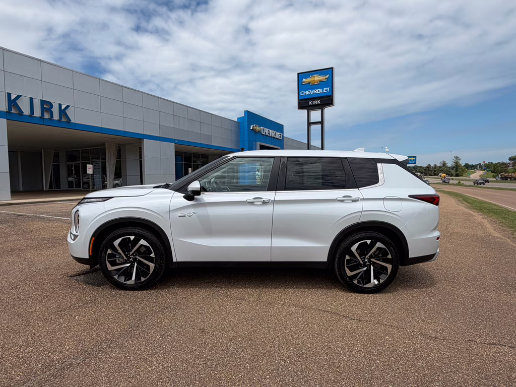 2024 Cosmic Blue Metallic Mitsubishi Outlander PHEV SE AWD SUV