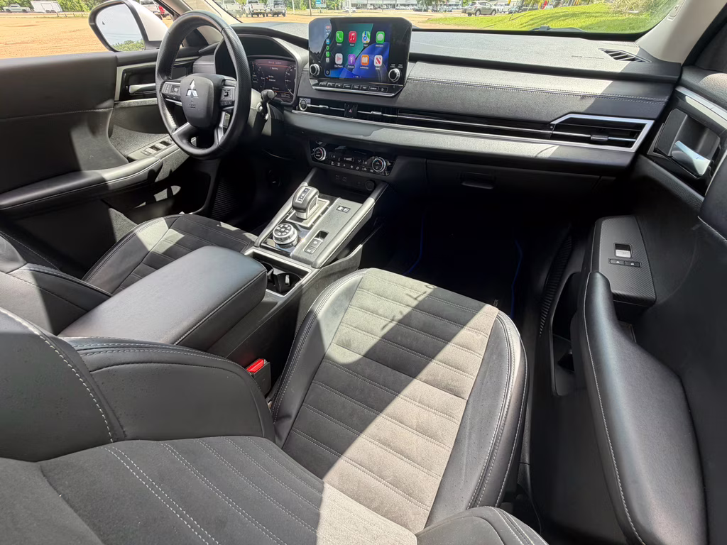 2024 Cosmic Blue Metallic Mitsubishi Outlander PHEV SE AWD SUV