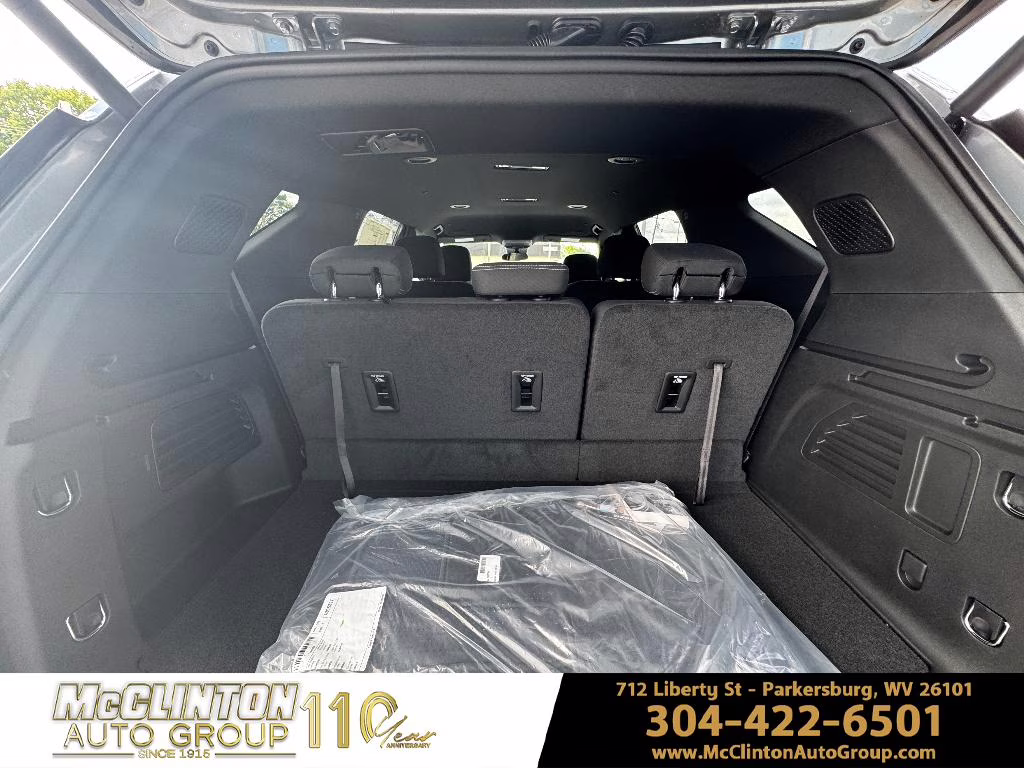 2026 Sterling Gray Metallic Chevrolet Traverse LT FWD SUV