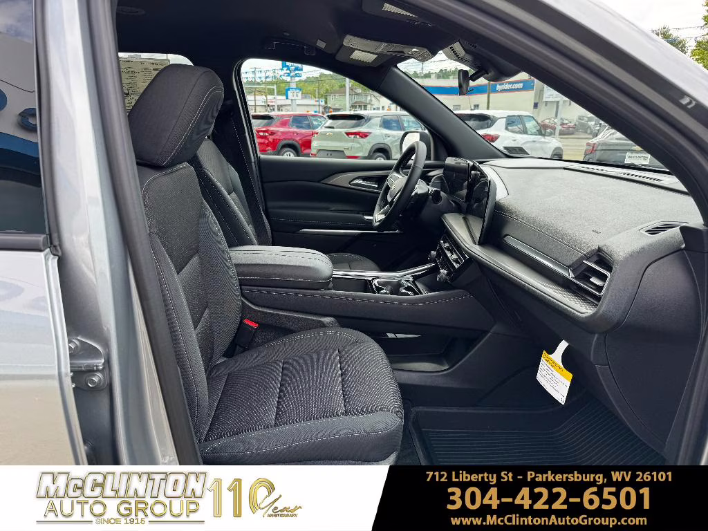 2026 Sterling Gray Metallic Chevrolet Traverse LT FWD SUV