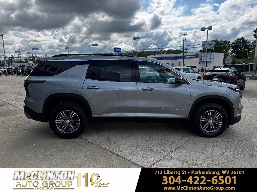 2026 Sterling Gray Metallic Chevrolet Traverse LT FWD SUV
