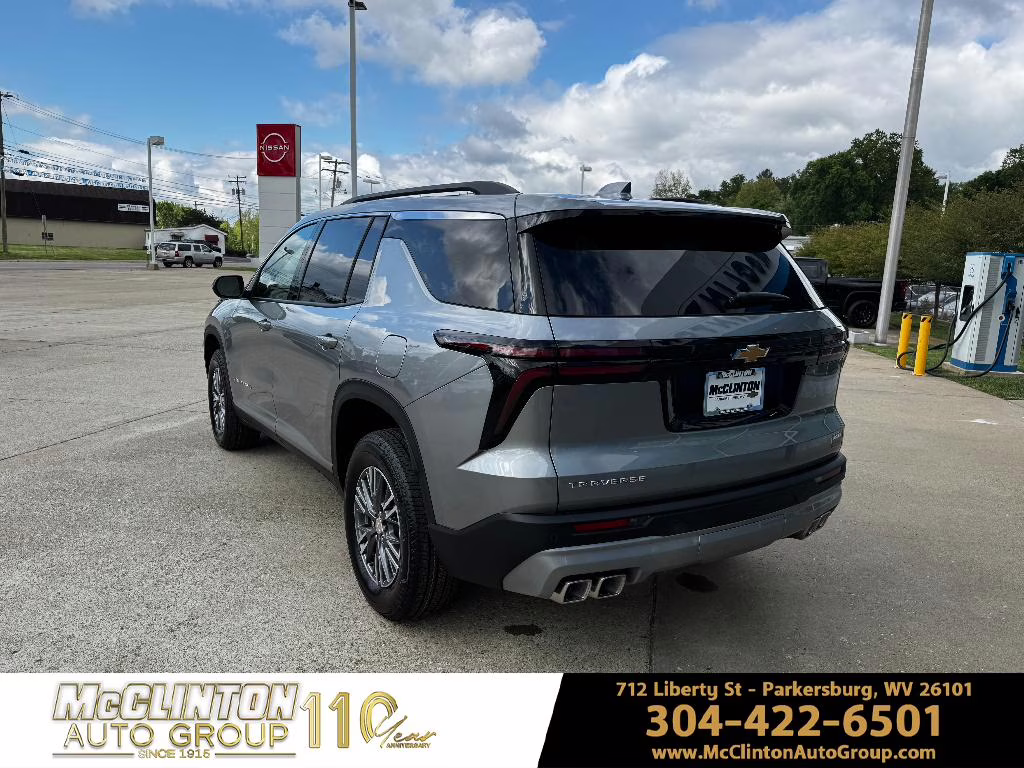 2026 Sterling Gray Metallic Chevrolet Traverse LT FWD SUV