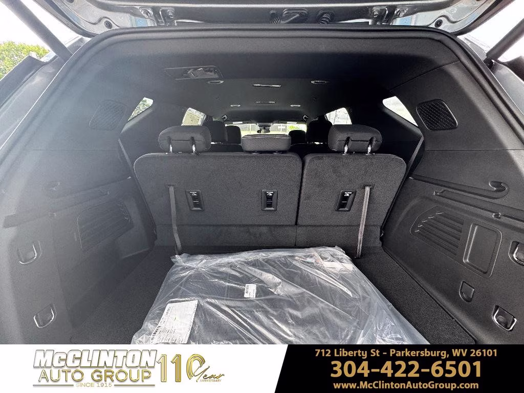 2026 Sterling Gray Metallic Chevrolet Traverse LT FWD SUV
