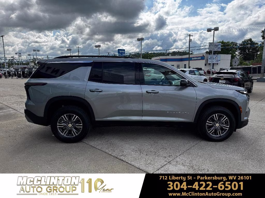 2026 Sterling Gray Metallic Chevrolet Traverse LT FWD SUV