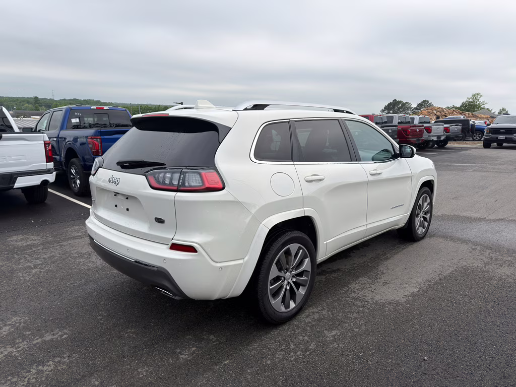 2019 Pearl White Pearlcoat Jeep Cherokee Overland 4X4 SUV