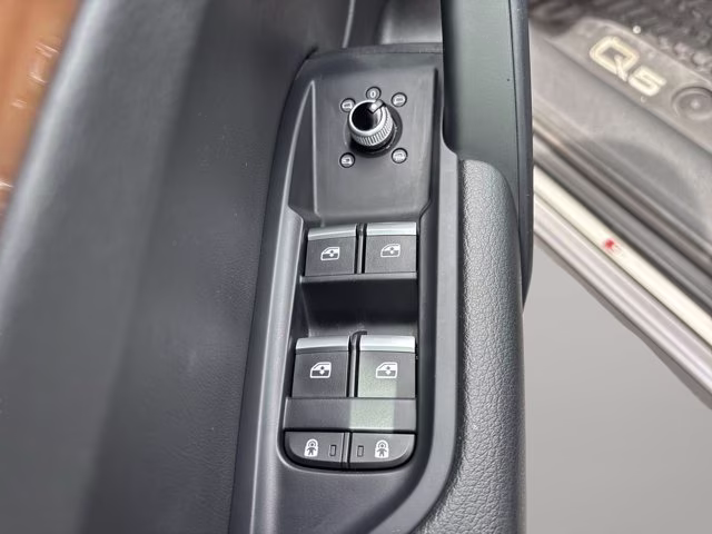 2023 Florett Silver Metallic Audi Q5 45 S line Premium AWD SUV