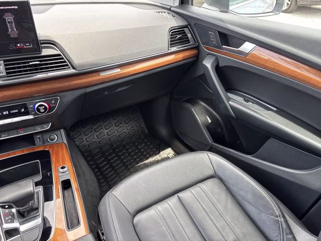 2023 Florett Silver Metallic Audi Q5 S line Premium AWD SUV