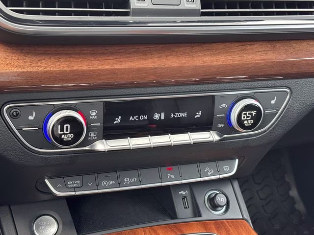 2023 Florett Silver Metallic Audi Q5 S line Premium AWD SUV