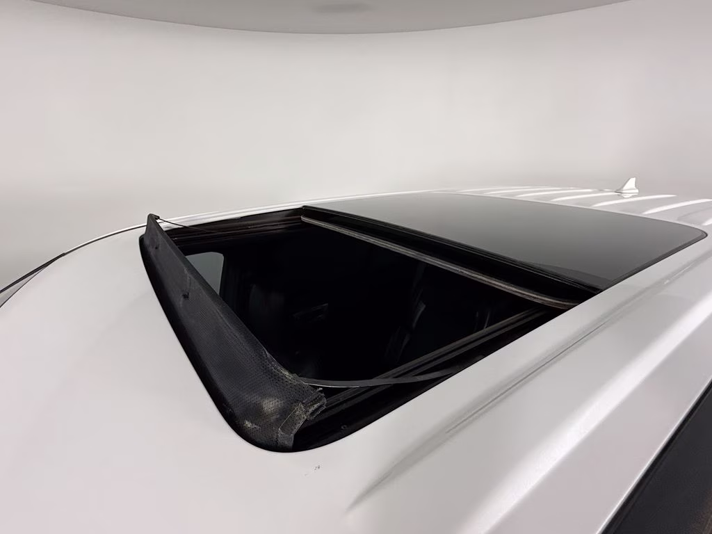2022 White Metallic Ford Explorer ST-Line 4X4 SUV
