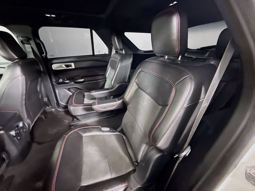 2022 White Metallic Ford Explorer ST-Line 4X4 SUV