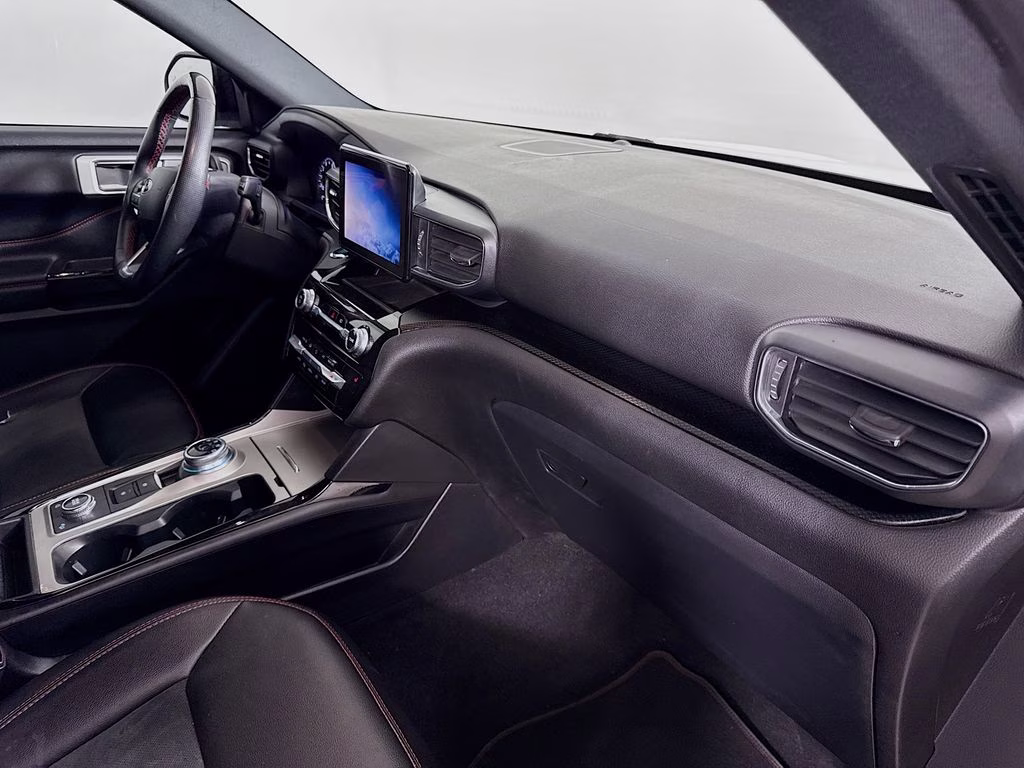 2022 White Metallic Ford Explorer ST-Line 4X4 SUV