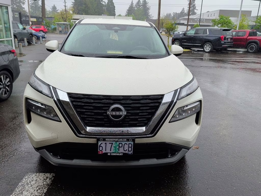 2023 Pearl White Tricoat Nissan Rogue SV AWD SUV
