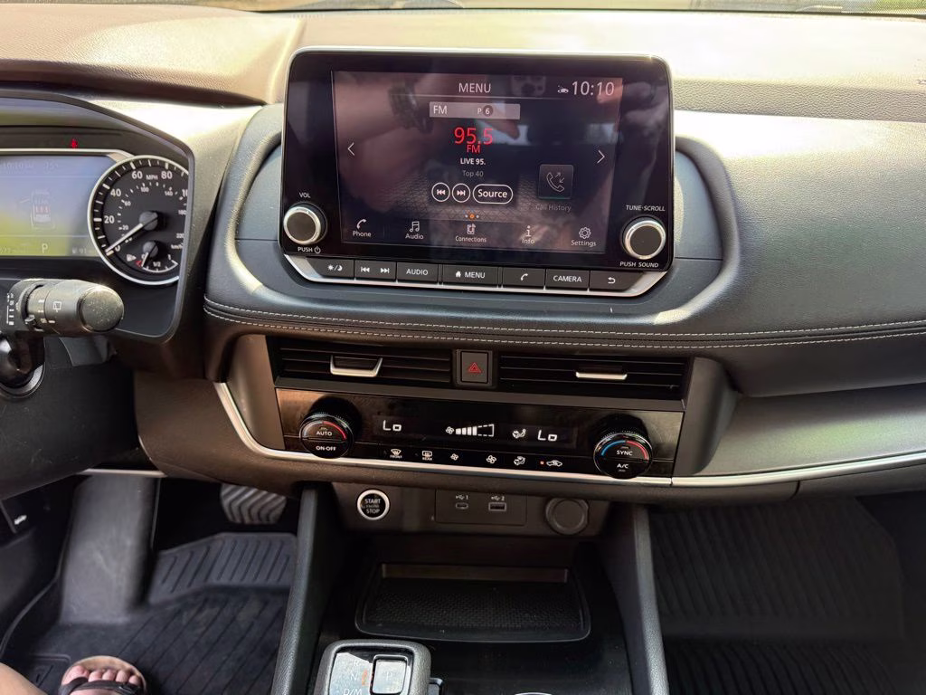 2023 Pearl White Tricoat Nissan Rogue SV AWD SUV
