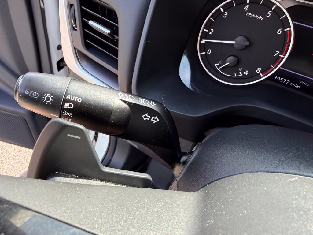2023 Pearl White Tricoat Nissan Rogue SV AWD SUV