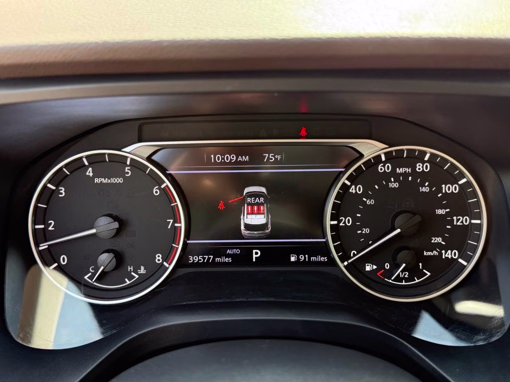 2023 Pearl White Tricoat Nissan Rogue SV AWD SUV