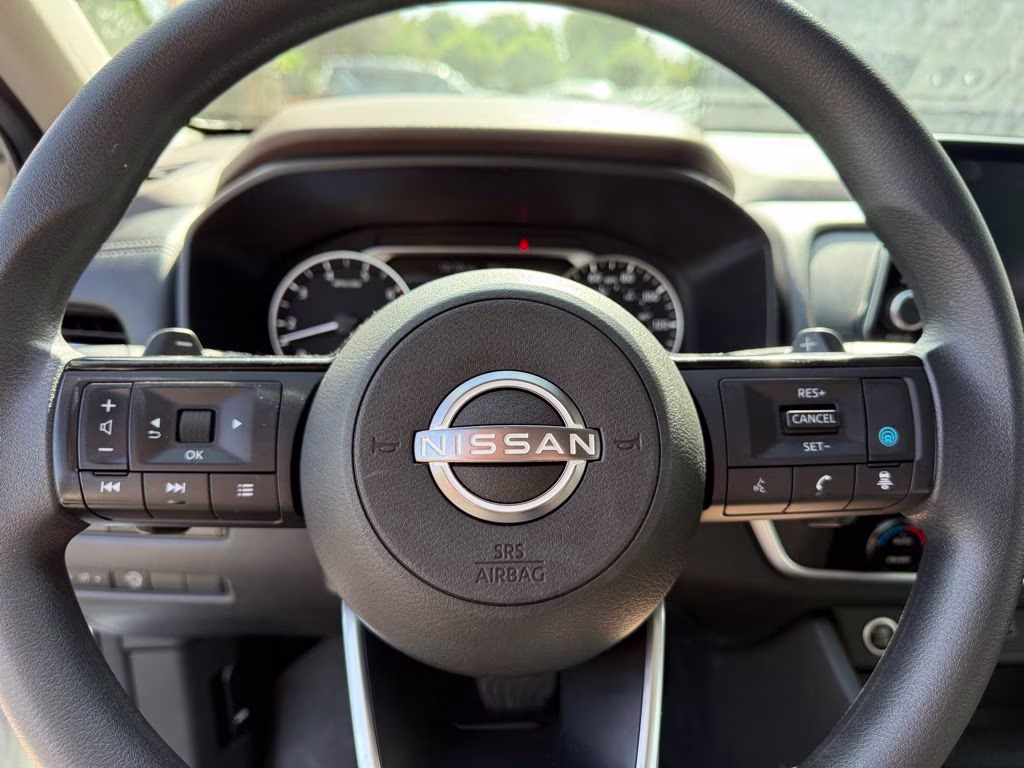 2023 Pearl White Tricoat Nissan Rogue SV AWD SUV
