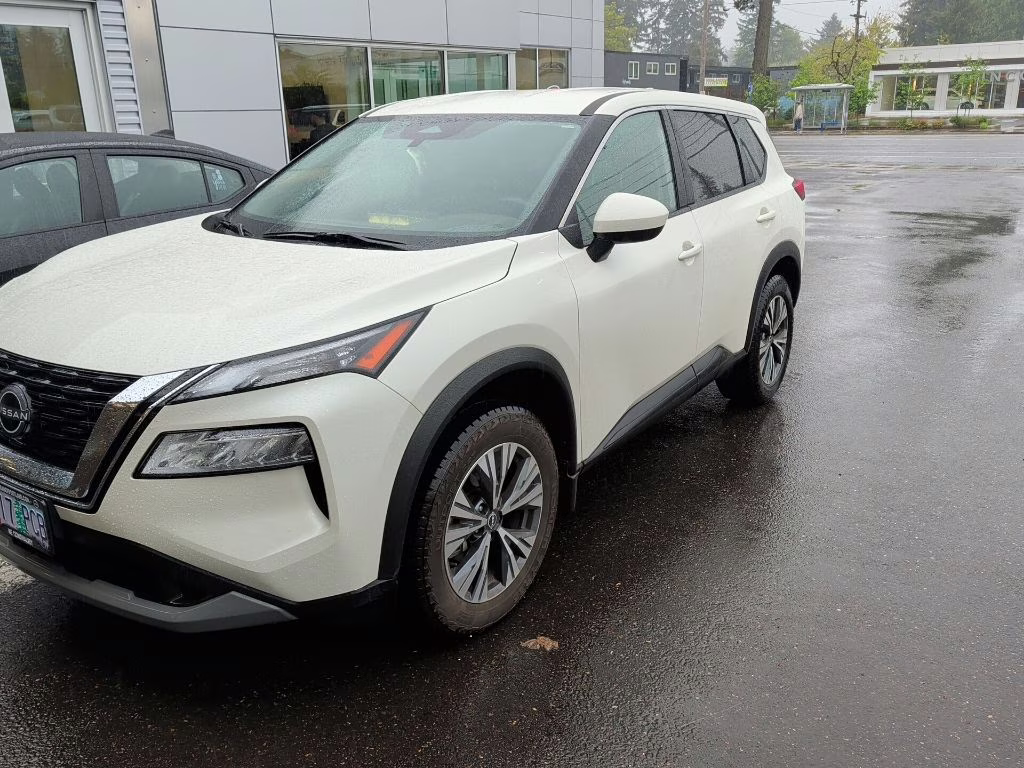 2023 Pearl White Tricoat Nissan Rogue SV AWD SUV
