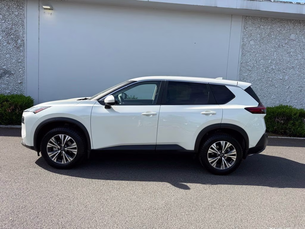2023 Pearl White Tricoat Nissan Rogue SV AWD SUV