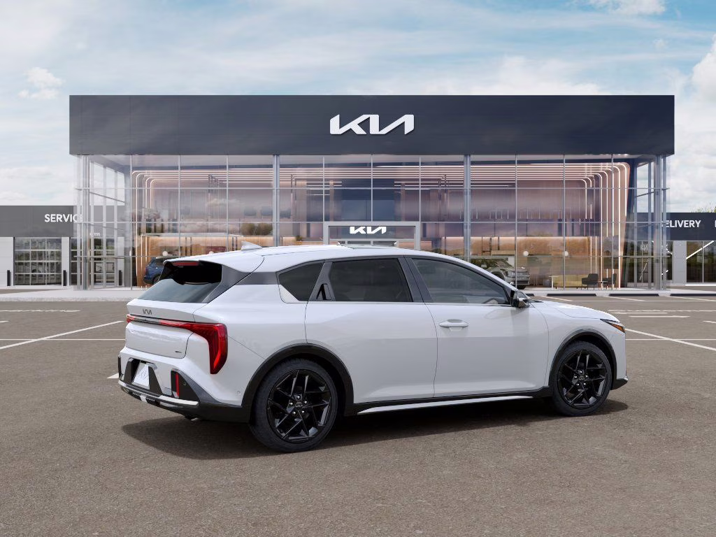 2026 Snow White Pearl Kia K4 GT-Line Turbo FWD Hatchback