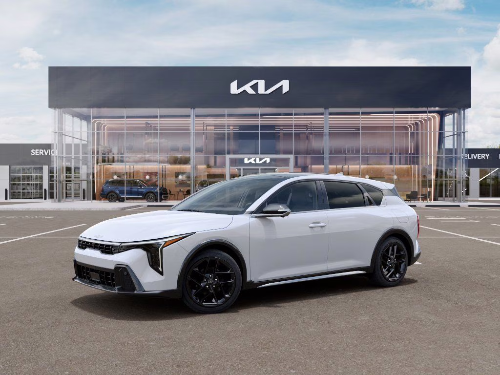 2026 Snow White Pearl Kia K4 GT-Line Turbo FWD Hatchback