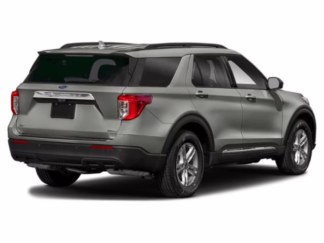 2022 Silver Metallic Ford Explorer XLT 4X4 SUV