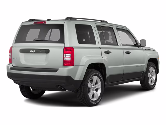 2014 Bright White Clearcoat Jeep Patriot Sport FWD SUV