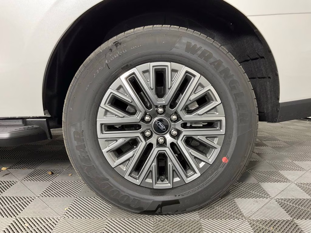 2026 White Ford Expedition Platinum 4X4 SUV