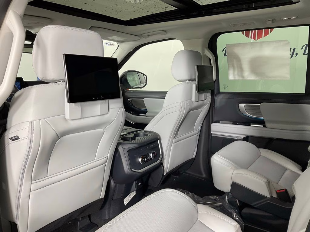 2026 White Ford Expedition Platinum 4X4 SUV