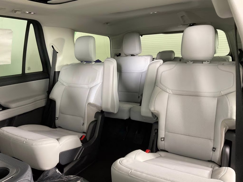 2026 White Ford Expedition Platinum 4X4 SUV