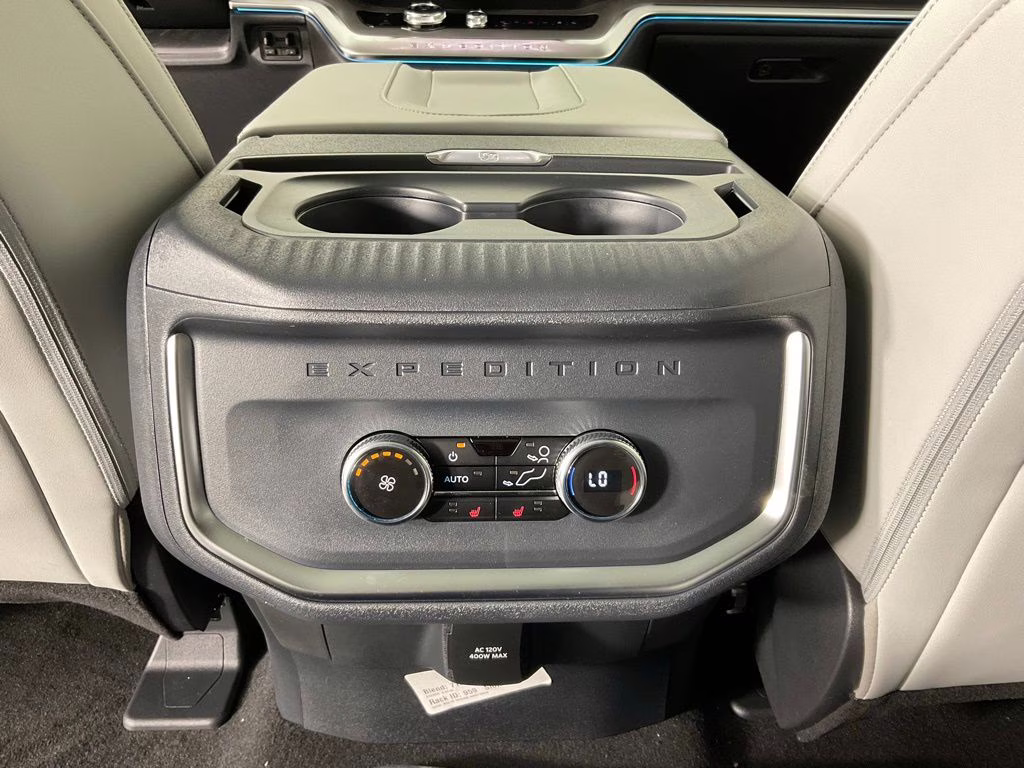 2026 White Ford Expedition Platinum 4X4 SUV