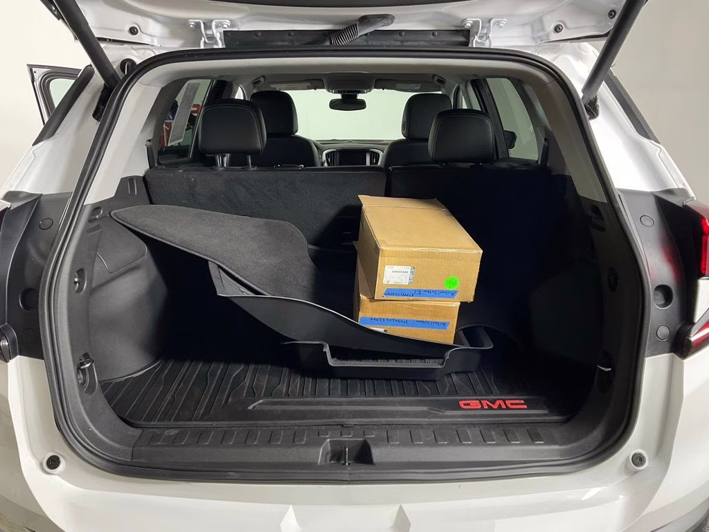 2023 Summit White GMC Terrain SLT FWD SUV