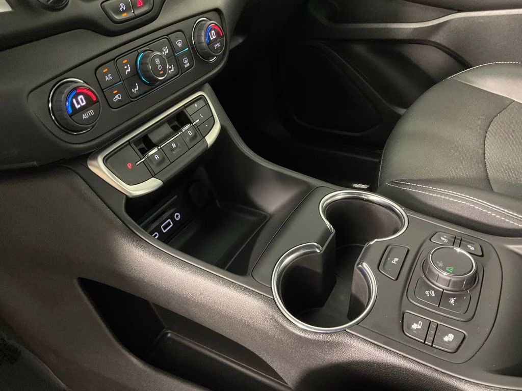 2023 Summit White GMC Terrain SLT FWD SUV