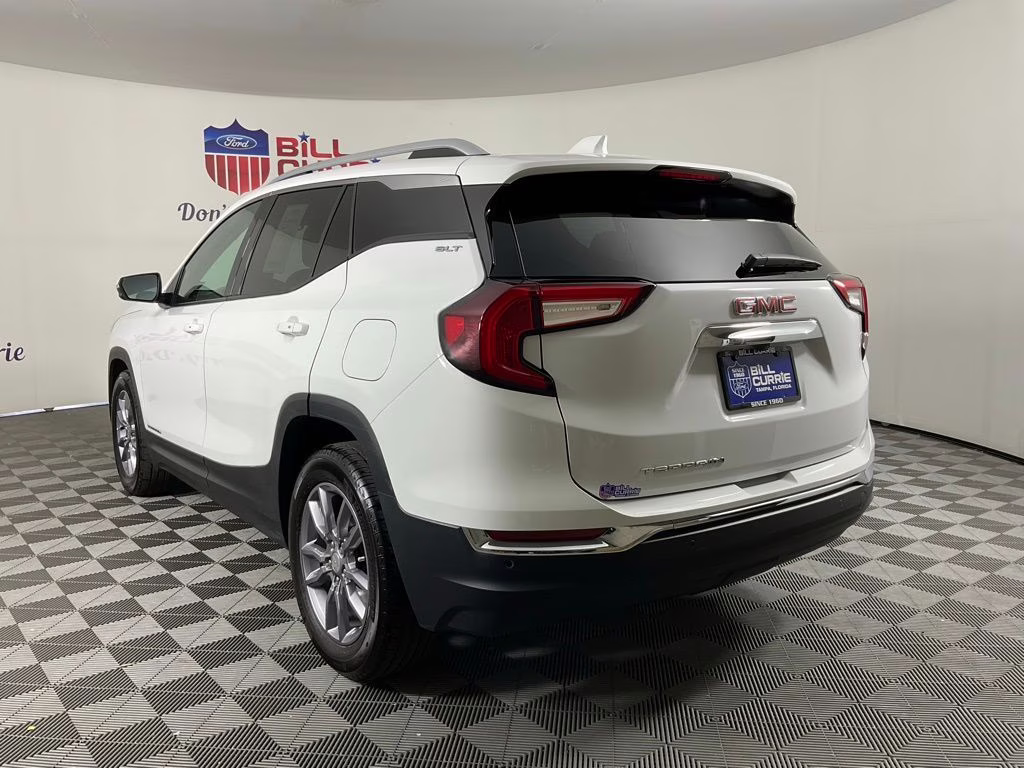 2023 Summit White GMC Terrain SLT FWD SUV