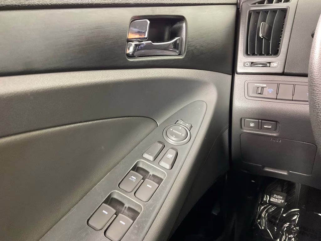 2011 Pacific Blue Hyundai Sonata GLS FWD Sedan