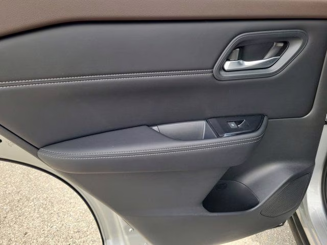 2023 Brilliant Silver Metallic Nissan Rogue SV FWD SUV