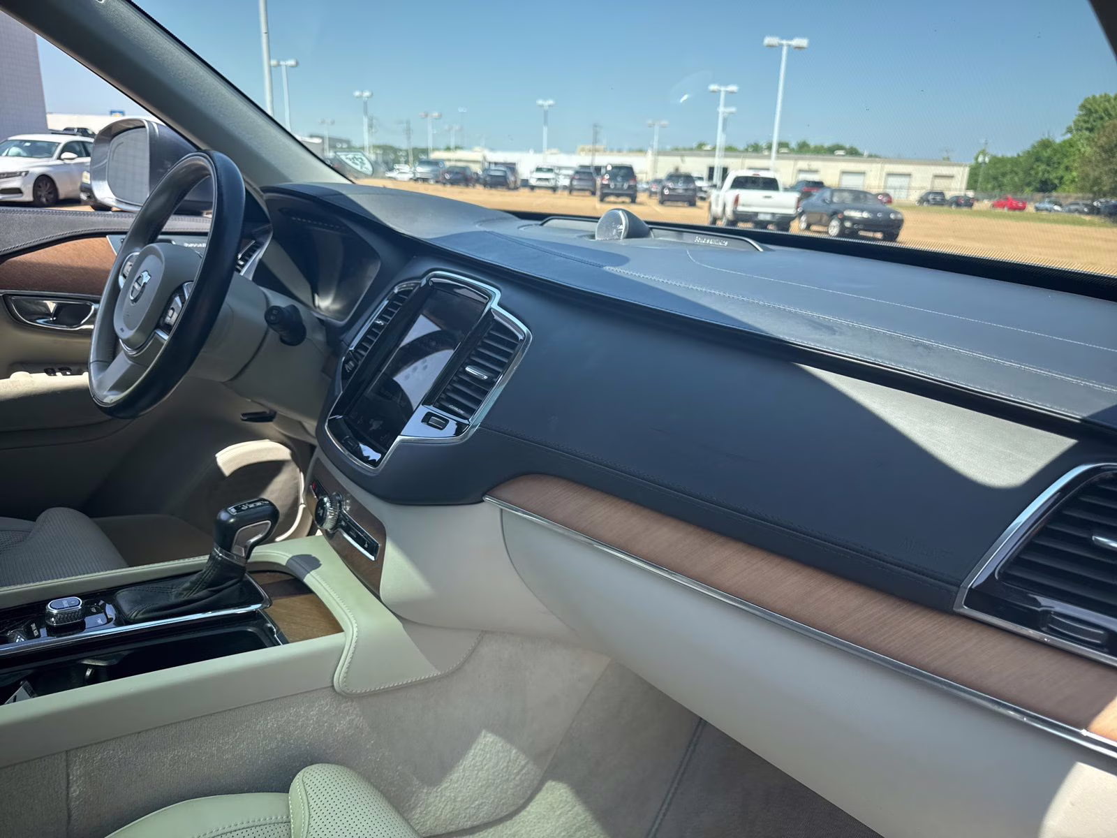 2016 Gray Metallic Volvo XC90 T6 Inscription AWD SUV