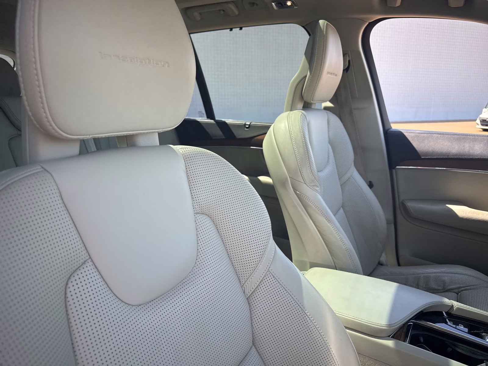 2016 Gray Metallic Volvo XC90 T6 Inscription AWD SUV